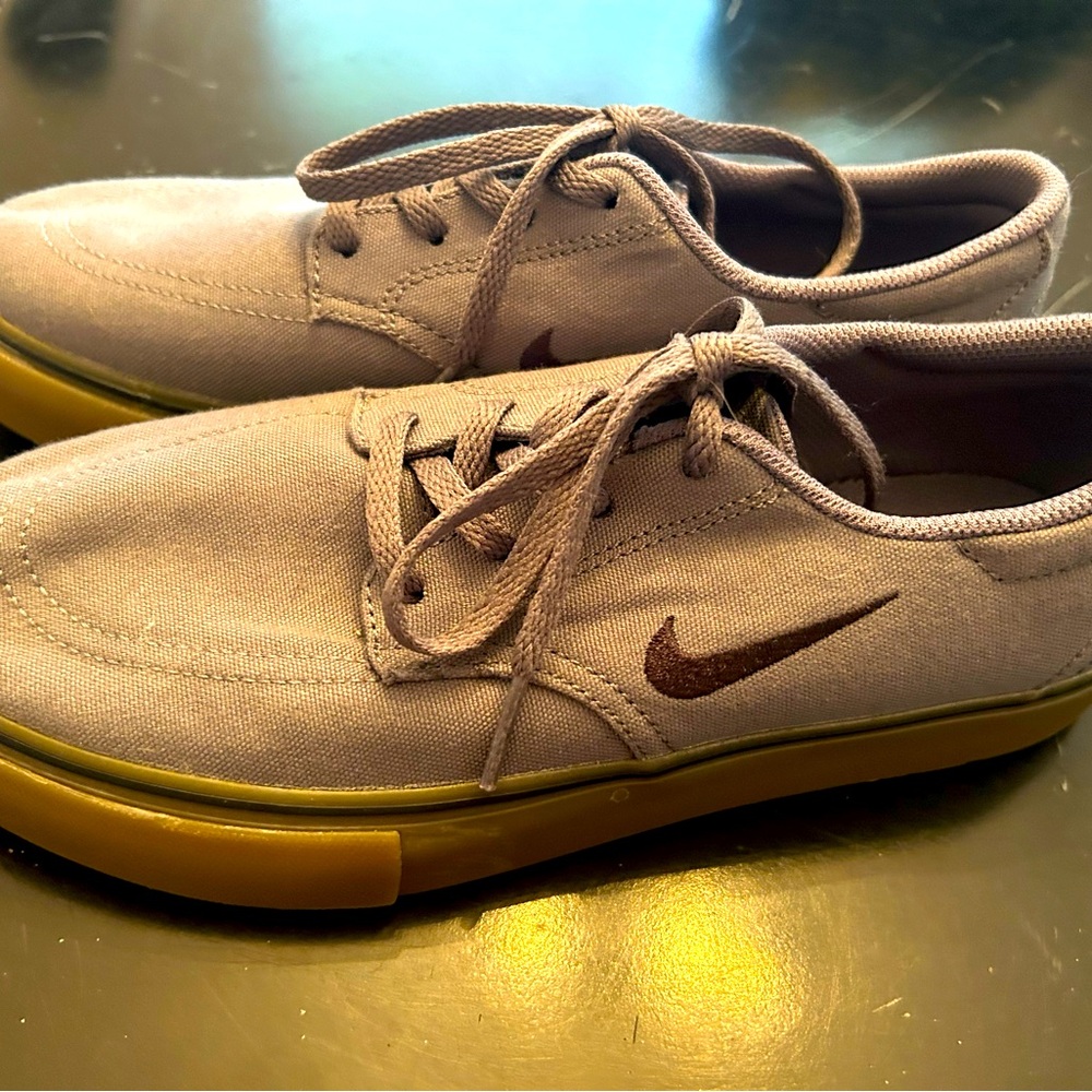 🔥Nike SB 🔥Clutch Gray Canvas Sneakers 729826-007 Youth Size 5Y Gum Sole